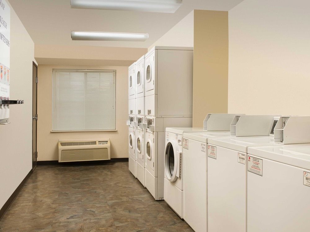 Extended Stay America Select Suites - Cleveland - Airport Fairview Park Eksteriør billede
