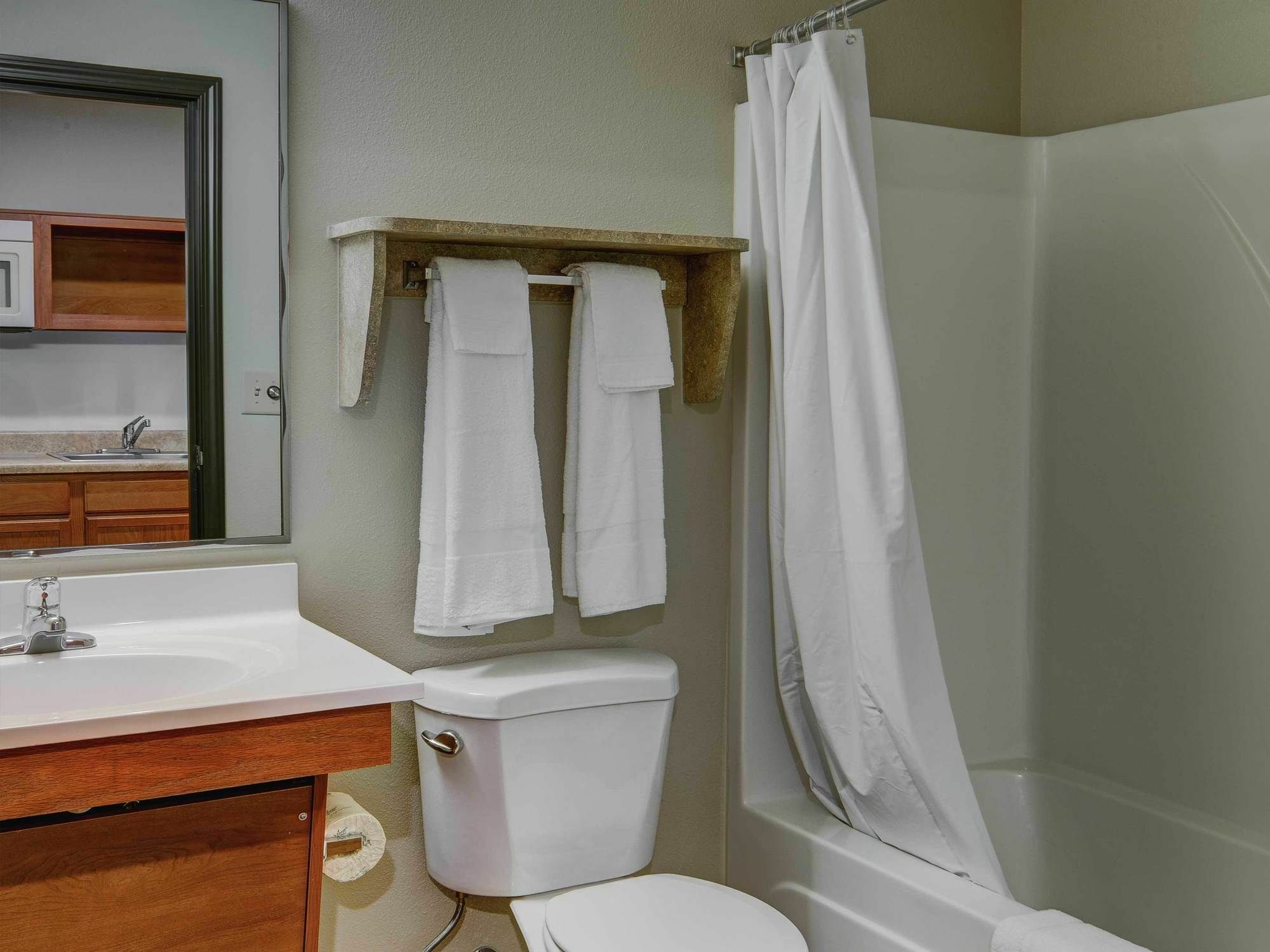 Extended Stay America Select Suites - Cleveland - Airport Fairview Park Eksteriør billede