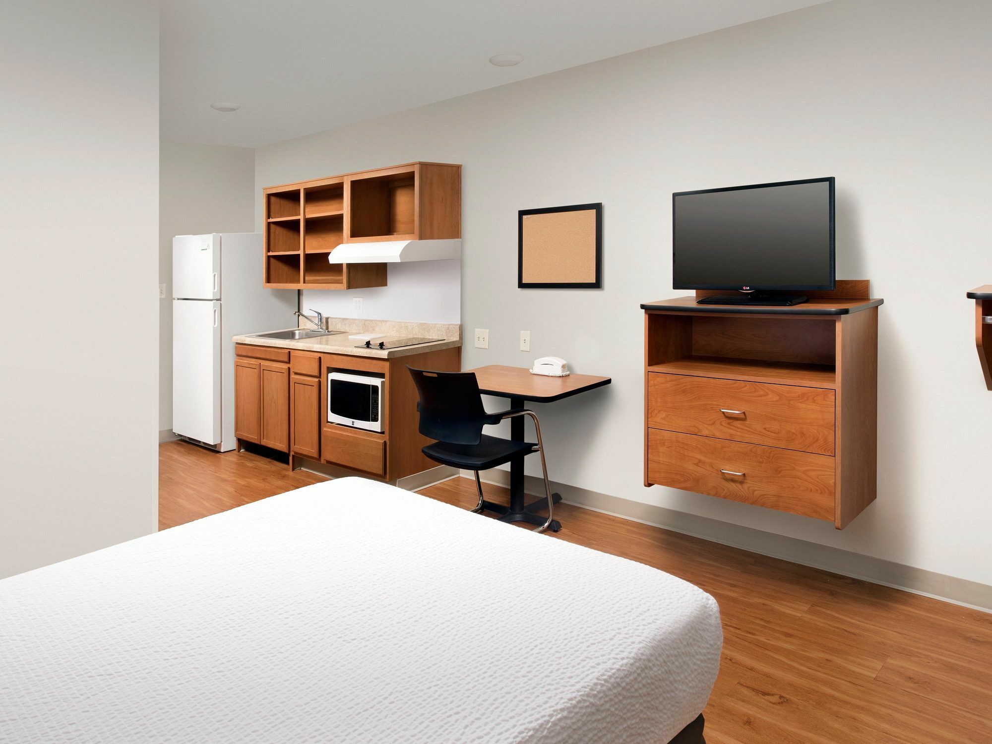 Extended Stay America Select Suites - Cleveland - Airport Fairview Park Eksteriør billede