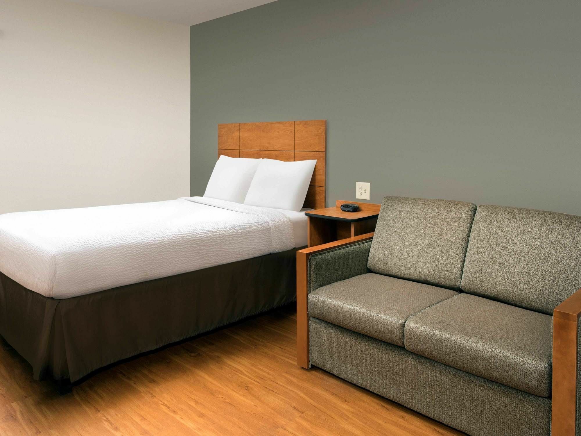 Extended Stay America Select Suites - Cleveland - Airport Fairview Park Eksteriør billede