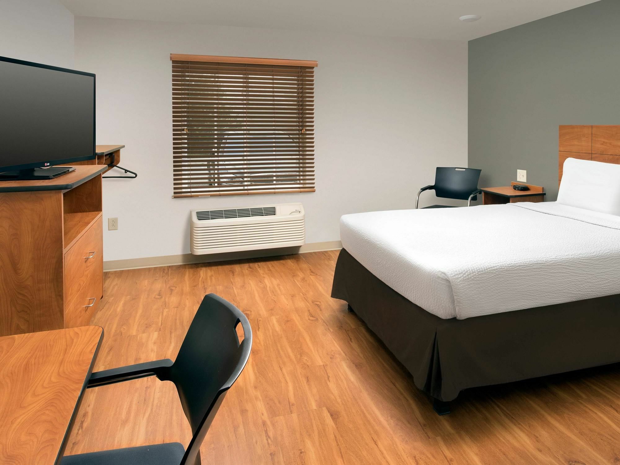 Extended Stay America Select Suites - Cleveland - Airport Fairview Park Eksteriør billede